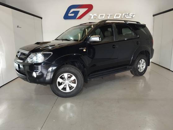 TOYOTA HILUX 3.0 SRV 4X4 CD 16V TURBO INTERCOOLER DIESEL 4P AUTOMÁTICO TOYOTA HILUX 3.0 SRV 4X4 CD 16V TURBO INTERCOOLER DIESEL 4P AUTOMÁTICO